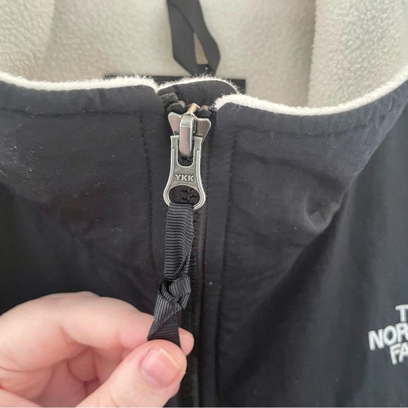 The North Face Women’s Denali Fleece Jacket - Picture 9 of 10